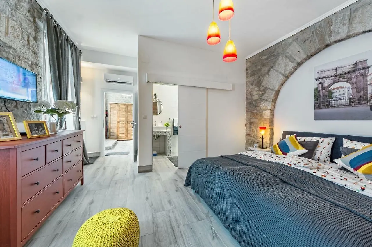 Porta D'Oro Rooms Pula 4*,  Croatia